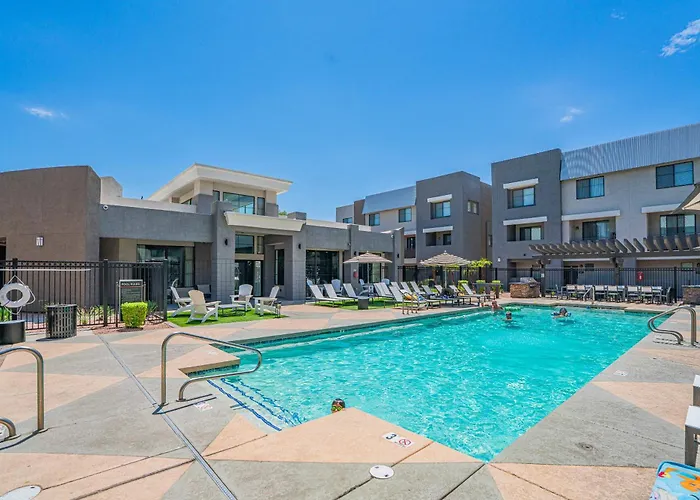 Contemporary At Westgate Pool Gym Wd Apartment Glendale