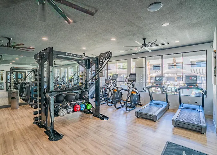 Contemporary At Westgate Pool Gym Wd * Glendale