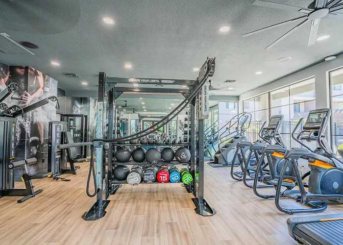 Contemporary At Westgate Pool Gym Wd * Glendale