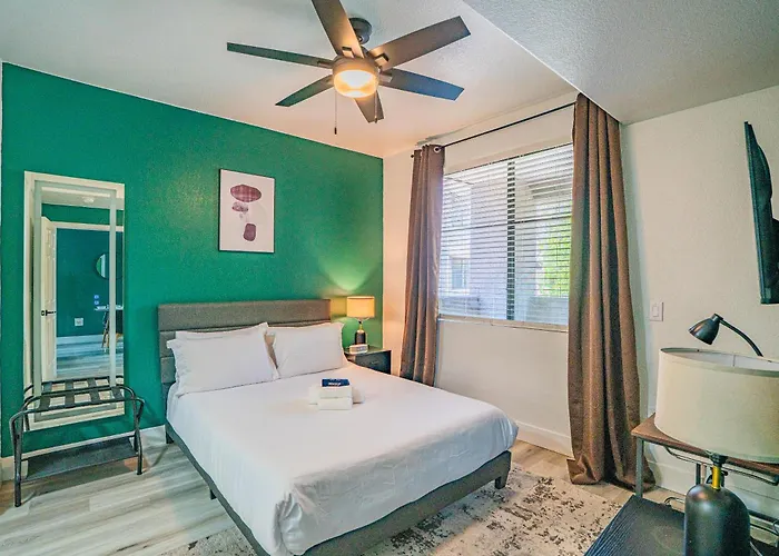 Contemporary At Westgate Pool Gym Wd Apartment Glendale