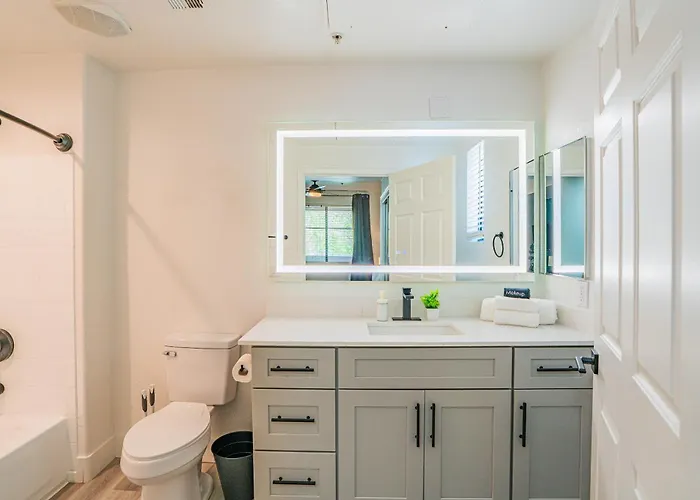 Contemporary At Westgate Pool Gym Wd Apartment