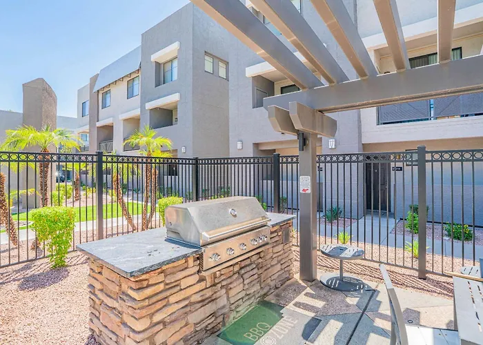 Contemporary At Westgate Pool Gym Wd Apartment Glendale